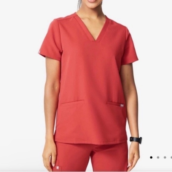 FIGS Casma 3 Pockets Scrub Top V Neck Clay Color Short Sleeves Size XS Women’s - Picture 1 of 10